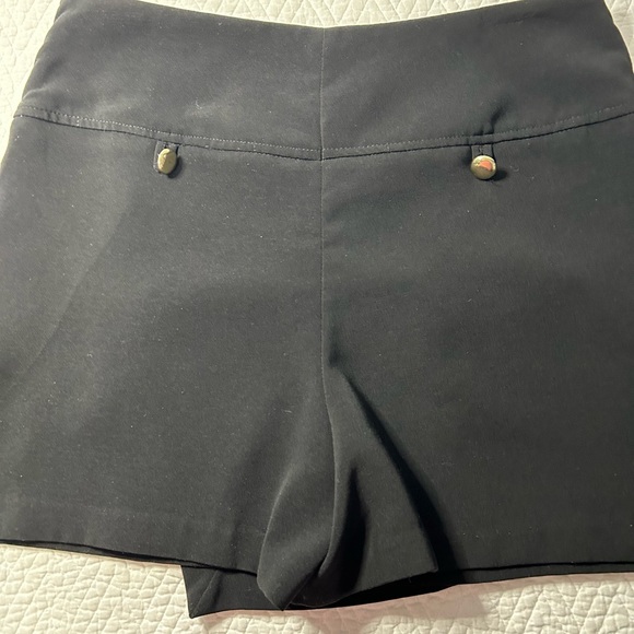Zara women’s size small black mini skort with wrap front flap - Picture 4 of 8